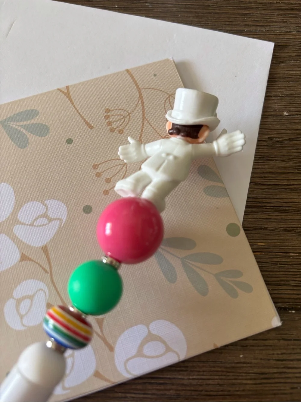 Mario: Luigi handmade beaded pen